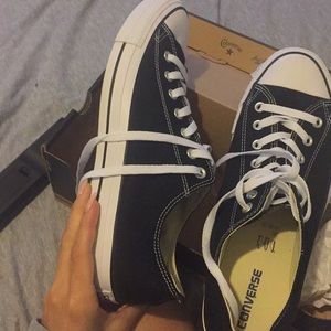 CONVERSE LOW TOP